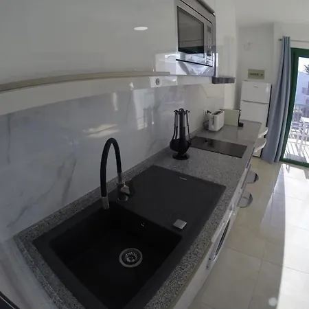 Cozy With Pool View Апартаменты