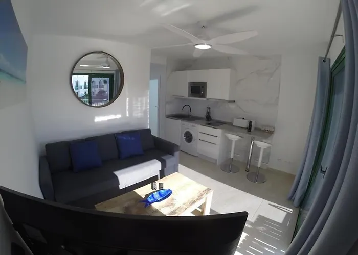 Cozy With Pool View Apartment *