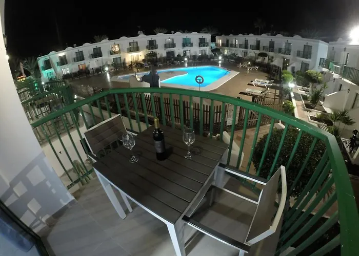 Cozy With Pool View