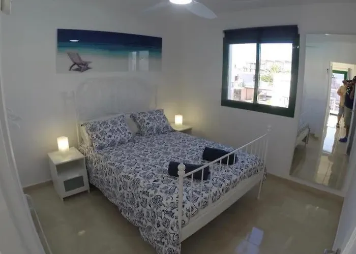 Cozy With Pool View Apartment